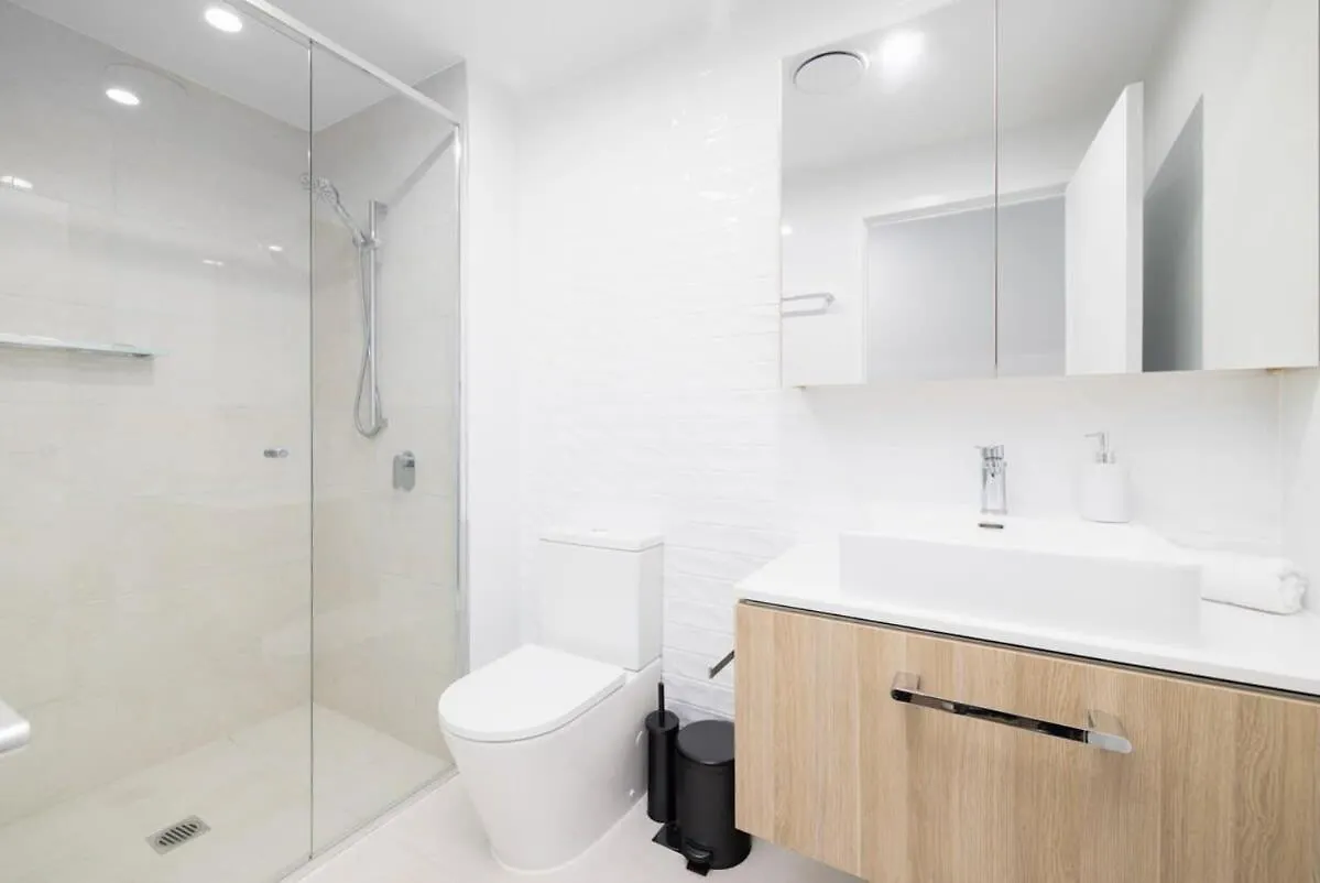 New 2Br Apt Prime Loc Stone'S Throw From Train Stn Gold Coast 0*,