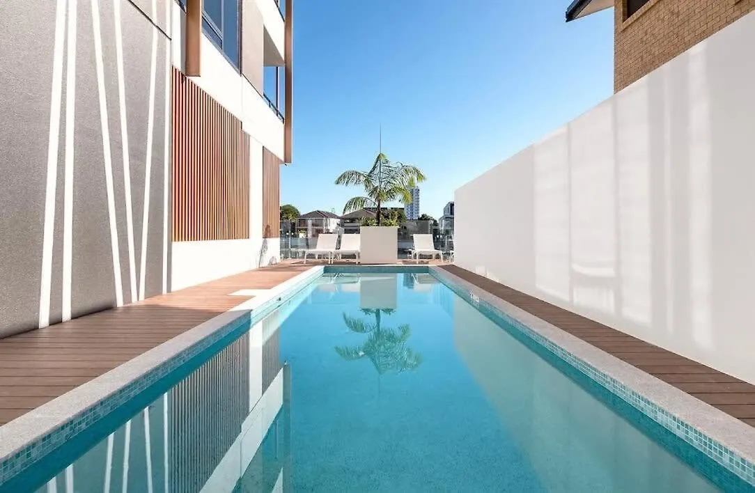 New 2Br Apt Prime Loc Stone'S Throw From Train Stn Gold Coast