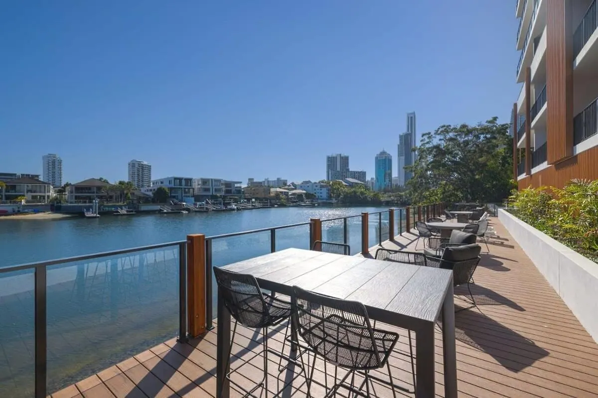 New 2Br Apt Prime Loc Stone'S Throw From Train Stn Gold Coast Apartment