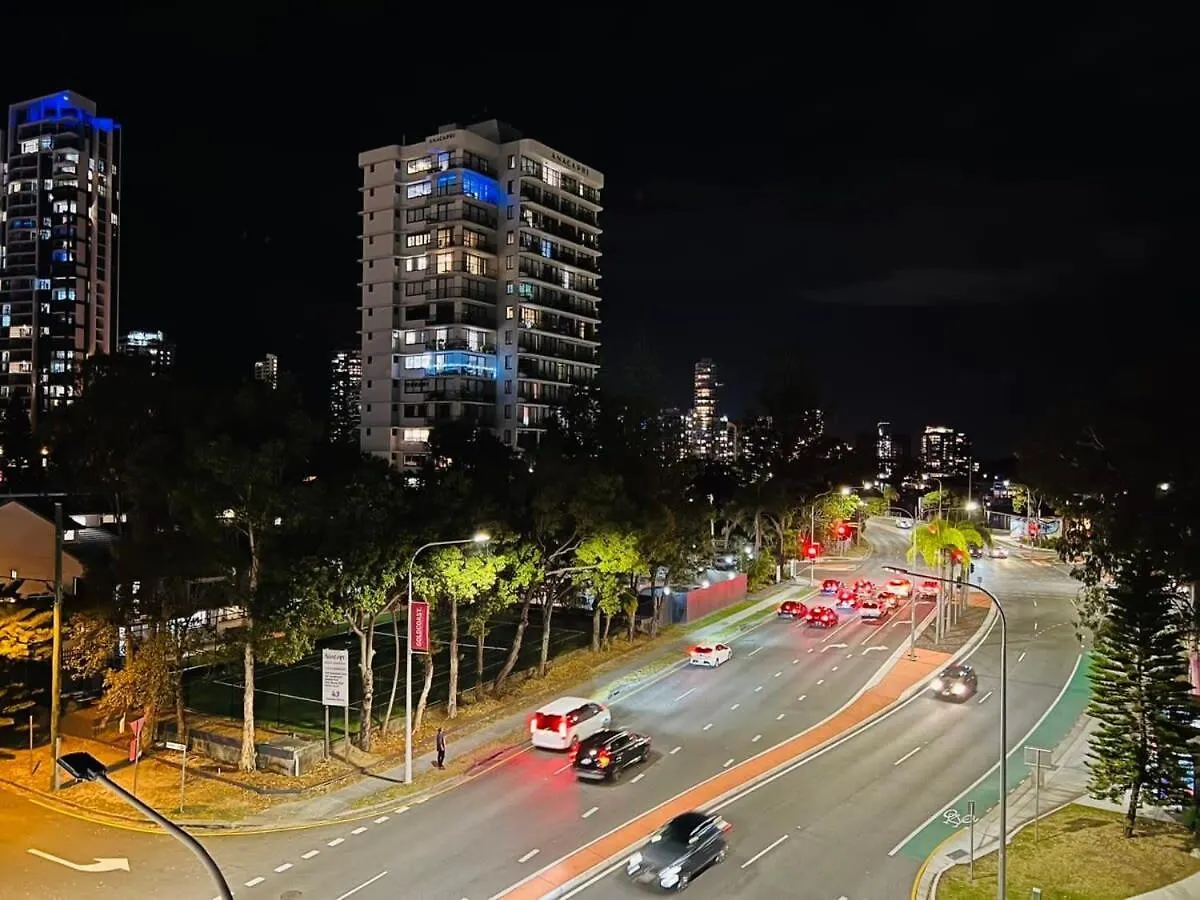 Apartment New 2Br Apt Prime Loc Stone'S Throw From Train Stn Gold Coast